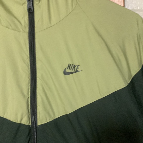 Nike Windbreaker/Rain coat - Picture 3 of 4